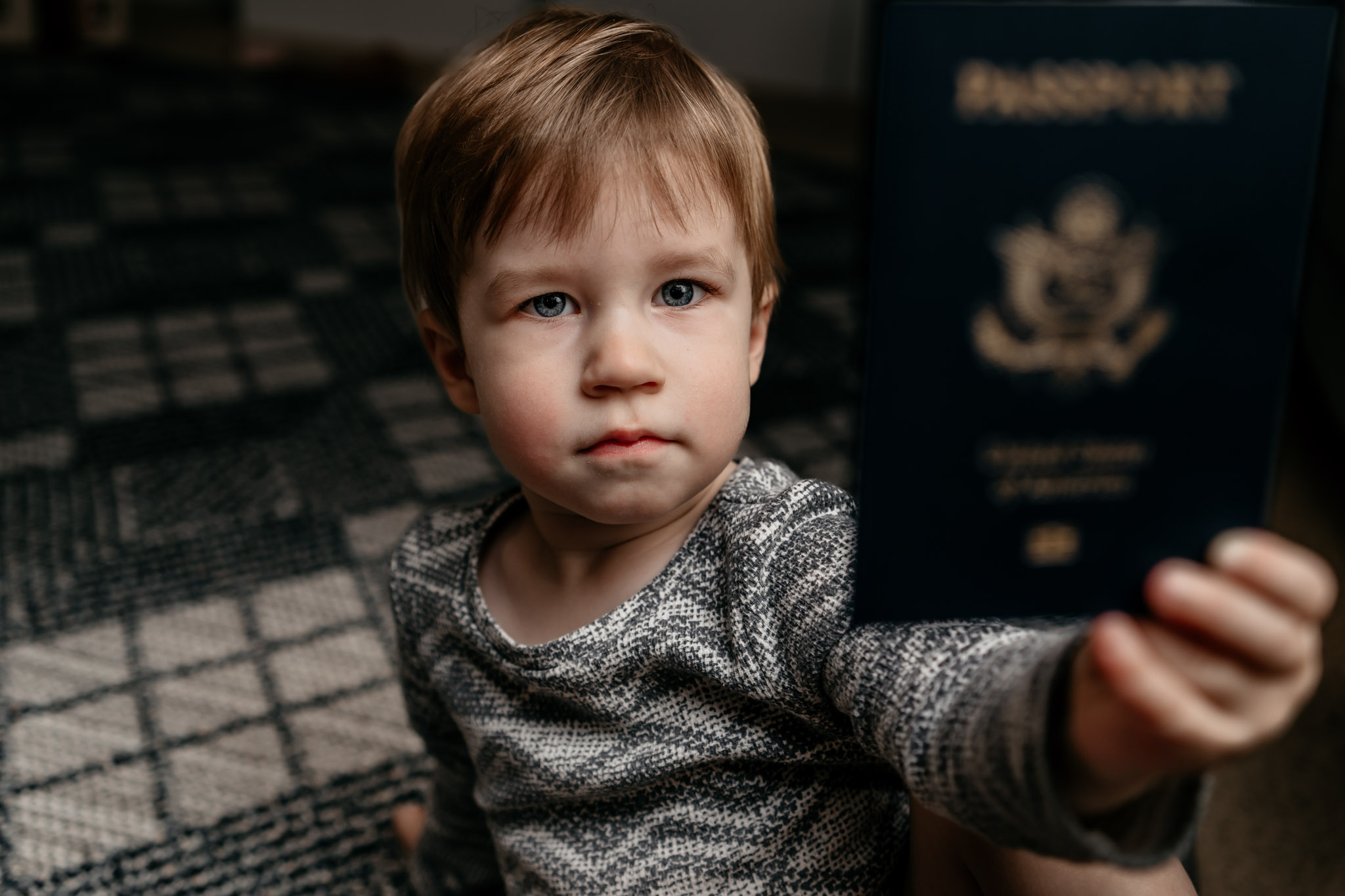 how-to-take-baby-passport-photos-at-home-cleveland-family-photographer